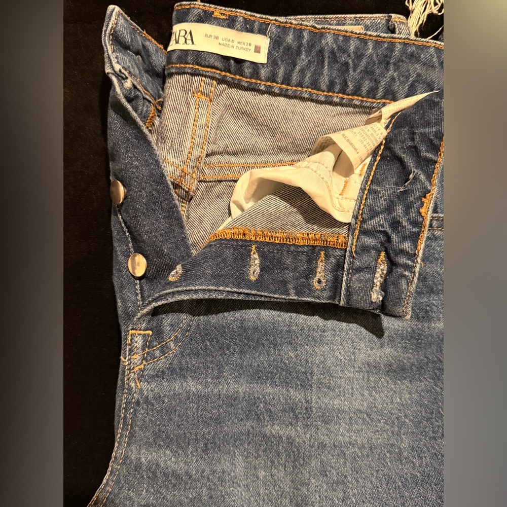 Zara High Rise Distressed Boyfriend Jeans - Picture 2 of 4